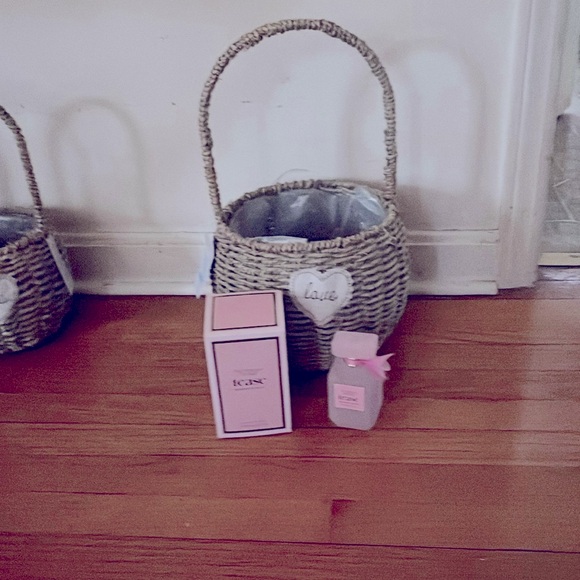 Victoria Secret SUGAR FLEUR is BACK 🌸❤️🎈🎀 - Picture 3 of 7